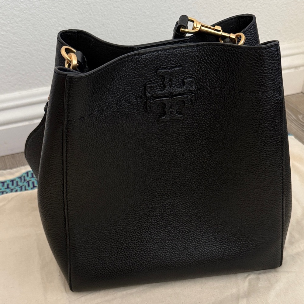 Tory Burch McGraw bucket bag